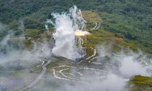 Taiwan ने चीनी PLA की 8 एयरक्राफ्ट उड़ानें और 7 नेवी जहाज देखे Taiwan ने चीनी PLA की 8 एयरक्राफ्ट उड़ानें और 7 नेवी जहाज देखे
