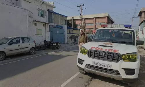 Punjab Police ने पाकिस्तान के साथ सुरक्षा जानकारी शेयर करने के आरोप में किशोर गिरफ्तार Punjab Police ने पाकिस्तान के साथ सुरक्षा जानकारी शेयर करने के आरोप में किशोर गिरफ्तार