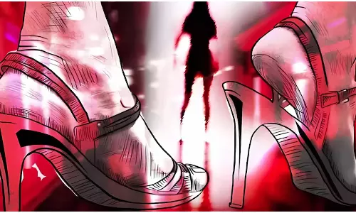 Sex Racket: लॉज में चल रहा था देह व्यापार, तीन आरोपी गिरफ्तार, 7 महिलाएं कराई गईं मुक्त Sex Racket: लॉज में चल रहा था देह व्यापार, तीन आरोपी गिरफ्तार, 7 महिलाएं कराई गईं मुक्त