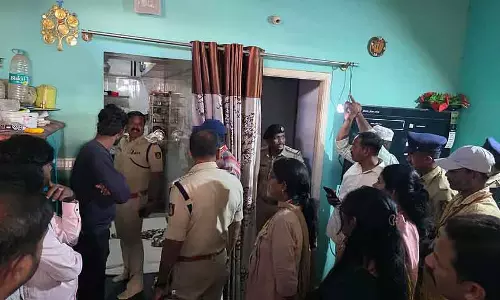 Karnataka: पैसे के लिए बच्चे की बलि देने की कोशिश का मामला सामने आया Karnataka: पैसे के लिए बच्चे की बलि देने की कोशिश का मामला सामने आया