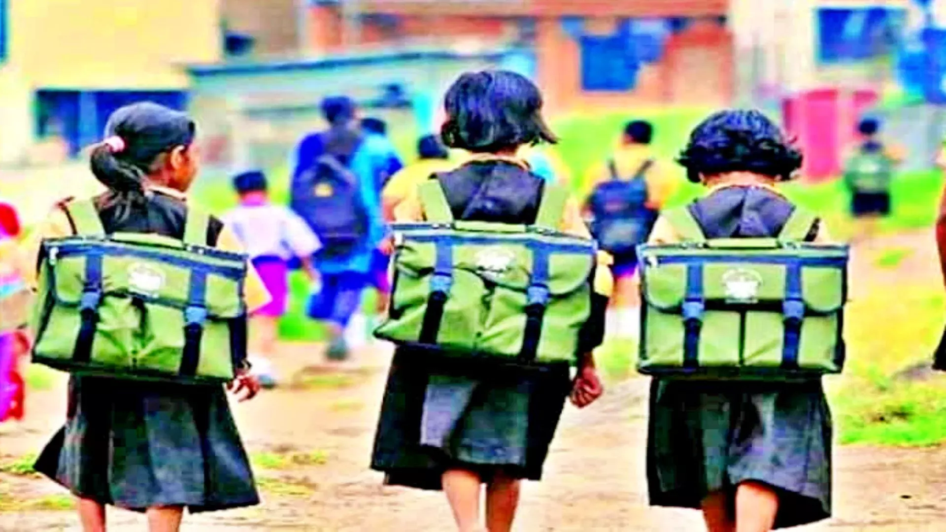 Bhiwani: छुट्टियों के बावजूद निजी स्कूलों में पढ़ाई जारी Bhiwani: छुट्टियों के बावजूद निजी स्कूलों में पढ़ाई जारी