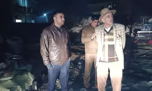 Bahadurgarh: अवैध प्लास्टिक पर SDM का नाइट एक्शन Bahadurgarh: अवैध प्लास्टिक पर SDM का नाइट एक्शन