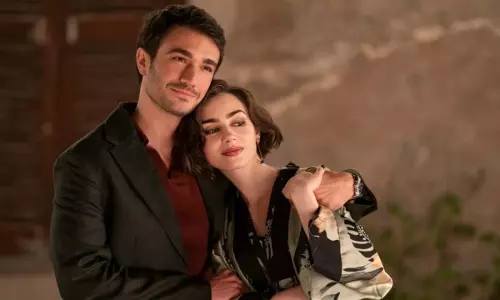 Emily in Paris सीज़न 6 कन्फर्म: क्रिएटर ने संभावित लोकेशन्स के बारे में बताया Emily in Paris सीज़न 6 कन्फर्म: क्रिएटर ने संभावित लोकेशन्स के बारे में बताया