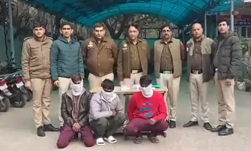 अपहरण के मामले में तीन आरोपी गिरफ्तार, हथियार और मोबाइल बरामद