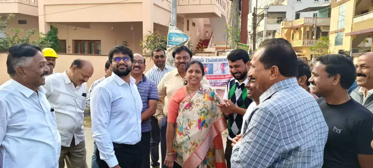 NPDCL ने बिजली आपूर्ति समस्याओं के समाधान के लिए प्रजा बटा कार्यक्रम शुरू किया NPDCL ने बिजली आपूर्ति समस्याओं के समाधान के लिए प्रजा बटा कार्यक्रम शुरू किया