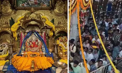 Mumbai : 2026 की पहली अंगारकी संकष्टी चतुर्थी पर सिद्धिविनायक मंदिर में हजारों भक्त उमड़े