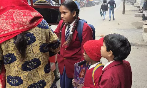 Farrukhabad: जिलाधिकारी के आदेश को नजरअंदाज कर स्कूल खुले रखे गए