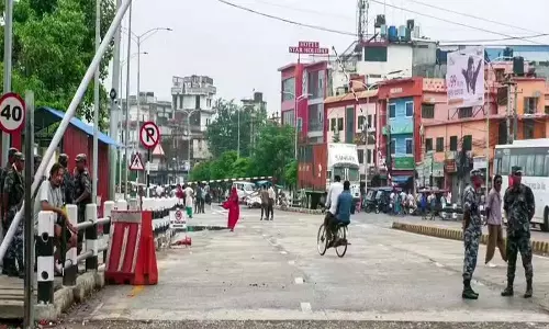 मस्जिद में तोड़फोड़ के बाद Nepal के शहर में अशांति, भारत के साथ सीमा सील मस्जिद में तोड़फोड़ के बाद Nepal के शहर में अशांति, भारत के साथ सीमा सील