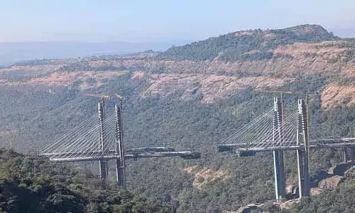 Mumbai-Pune एक्सप्रेसवे का मिसिंग लिंक 1 मई को खुलेगा Mumbai-Pune एक्सप्रेसवे का मिसिंग लिंक 1 मई को खुलेगा