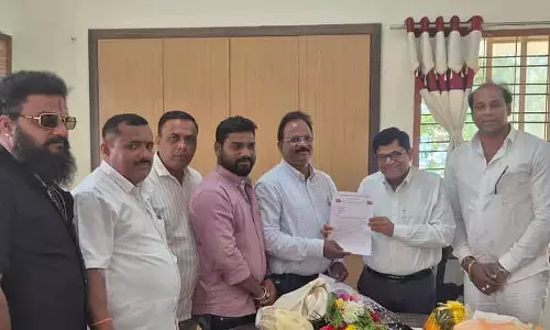 Karwar : लॉरी मालिकों के संघ ने RTO ट्रांसफर का विरोध किया Karwar : लॉरी मालिकों के संघ ने RTO ट्रांसफर का विरोध किया