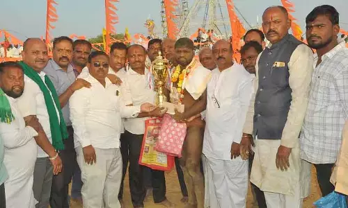 Wrestling Competition : विजयपुरा के रामचंद्र ने जीती पहली रेस Wrestling Competition : विजयपुरा के रामचंद्र ने जीती पहली रेस