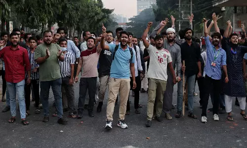 Bangladesh में एक और हिंदू व्यापारी की हत्या कर दी गई Bangladesh में एक और हिंदू व्यापारी की हत्या कर दी गई