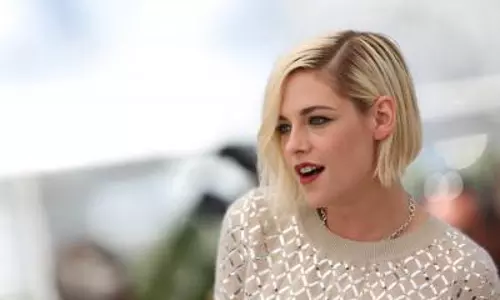 Kristen स्टीवर्ट: मैं ट्वाइलाइट रीबूट को डायरेक्ट करना पसंद करूंगी Kristen स्टीवर्ट: मैं ट्वाइलाइट रीबूट को डायरेक्ट करना पसंद करूंगी