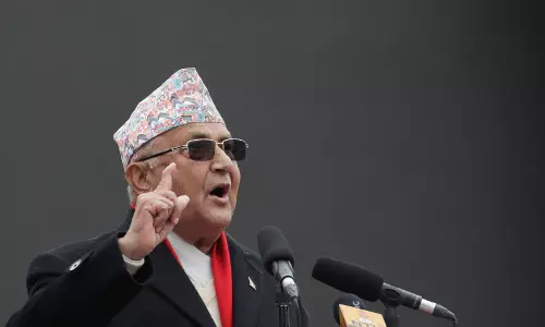 जांच आयोग ने CPN-यूएमएल अध्यक्ष केपी शर्मा ओली पर लगे यात्रा प्रतिबंध हटा दिए जांच आयोग ने CPN-यूएमएल अध्यक्ष केपी शर्मा ओली पर लगे यात्रा प्रतिबंध हटा दिए