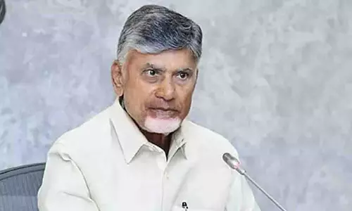 Chandrababu ने निवेश प्रोत्साहन पर जोर, मंत्रियों और अधिकारियों को किया सम्मानित