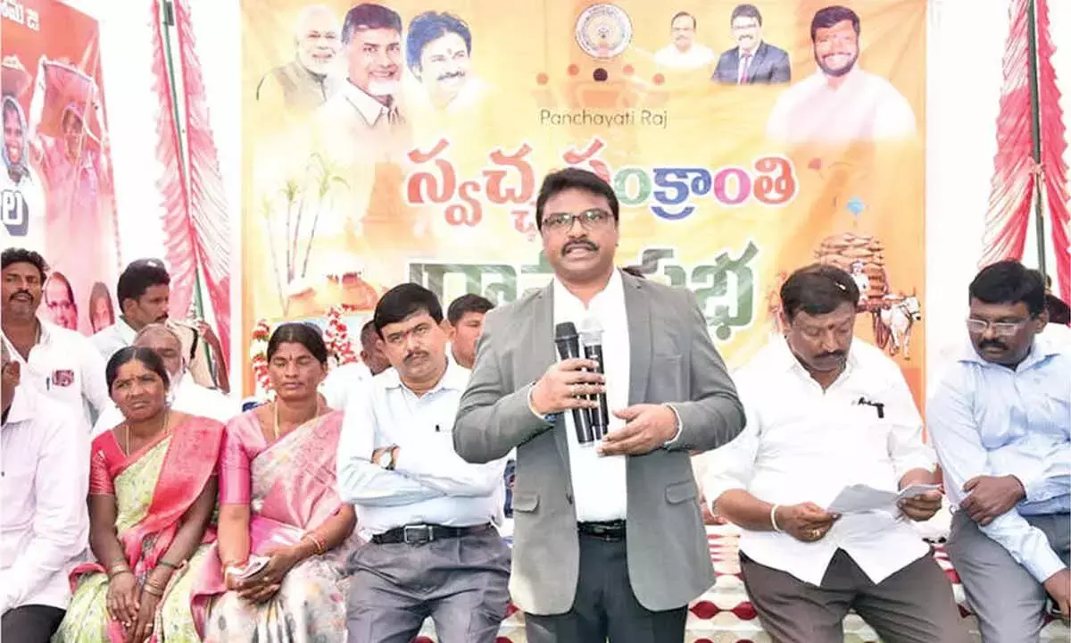 Andhra: कलेक्टर ने स्वच्छता बनाए रखने पर जोर दिया
