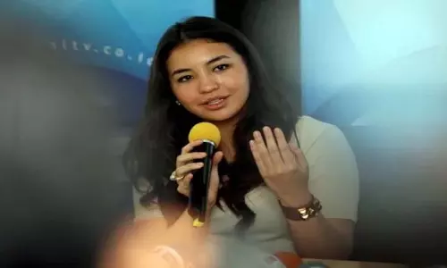 Indonesian Model ने मलेशियाई राजकुमार के साथ अपमानजनक शादी पर अपनी बात रखी Indonesian Model ने मलेशियाई राजकुमार के साथ अपमानजनक शादी पर अपनी बात रखी