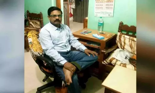 विजिलेंस की कार्रवाई, Odisha में फॉरेस्ट ऑफिसर रिश्वत लेते गिरफ्तार विजिलेंस की कार्रवाई, Odisha में फॉरेस्ट ऑफिसर रिश्वत लेते गिरफ्तार