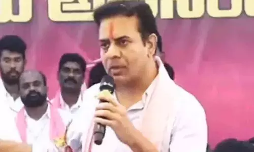 BRS के कार्यकारी अध्यक्ष केटीआर ने सीएम रेवंत रेड्डी की आलोचना की BRS के कार्यकारी अध्यक्ष केटीआर ने सीएम रेवंत रेड्डी की आलोचना की
