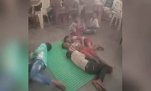 Midday meal खाने के बाद 8 छात्र बीमार पड़े