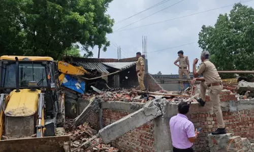 नोएडा में अवैध निर्माण से बीते साल में 2,745 करोड़ की भूमि अतिक्रमण मुक्त नोएडा में अवैध निर्माण से बीते साल में 2,745 करोड़ की भूमि अतिक्रमण मुक्त