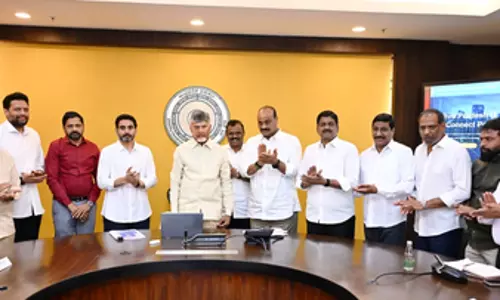Andhra के सीएम ने आइलैंड टूरिज्म को विकसित करने का आह्वान किया