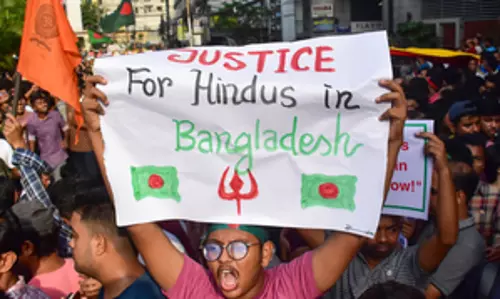 Bangladesh में हिंदुओं के खिलाफ हिंसा ने राज्य की कमजोरी उजागर की Bangladesh में हिंदुओं के खिलाफ हिंसा ने राज्य की कमजोरी उजागर की
