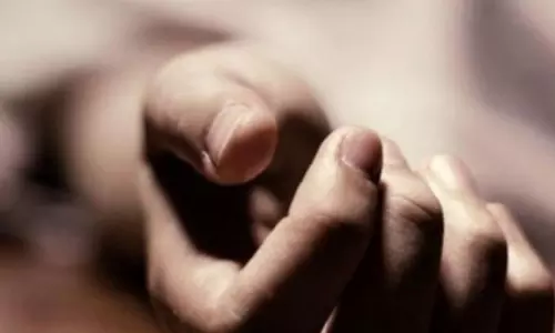 दिनदहाड़े प्लंबर की हत्या, पहले गोली मारी फिर धारदार हथियार से किया हमला
