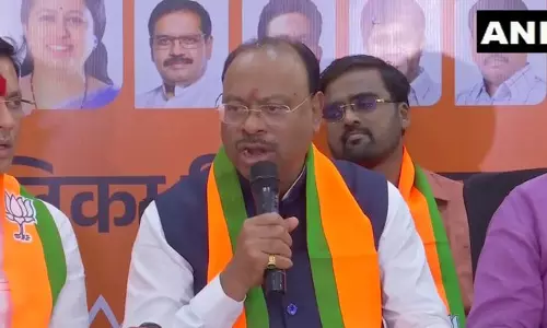 BMC चुनाव 2026: मंत्री चंद्रशेखर बावनकुले ने कांग्रेस पर साधा निशाना BMC चुनाव 2026: मंत्री चंद्रशेखर बावनकुले ने कांग्रेस पर साधा निशाना