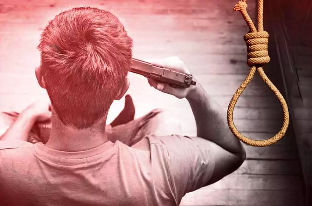 Mumbai : कांदिवली में सिक्योरिटी गार्ड ने लाइसेंसी रिवॉल्वर से खुद को गोली मारकर आत्महत्या कर ली Mumbai : कांदिवली में सिक्योरिटी गार्ड ने लाइसेंसी रिवॉल्वर से खुद को गोली मारकर आत्महत्या कर ली