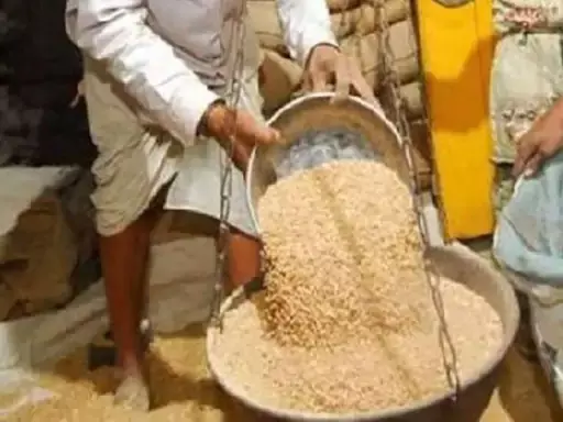 राशनकार्ड धारी परेशान, केवाईसी खाद्य विभाग ने किया अनिवार्य राशनकार्ड धारी परेशान, केवाईसी खाद्य विभाग ने किया अनिवार्य