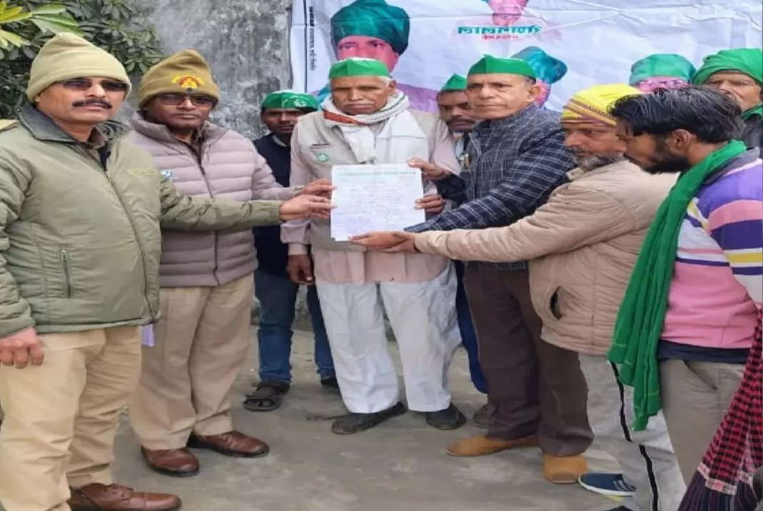 Farrukhabad: किसानों की मांगों को लेकर भाकिमयू का आक्रामक प्रदर्शन Farrukhabad: किसानों की मांगों को लेकर भाकिमयू का आक्रामक प्रदर्शन