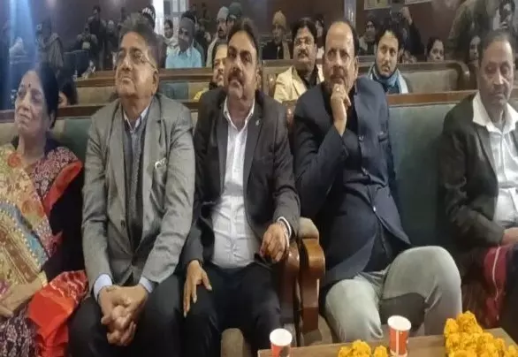 Farrukhabad: कवियों ने पेश किया अद्भुत कविता संध्या Farrukhabad: कवियों ने पेश किया अद्भुत कविता संध्या