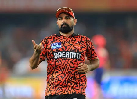 क्रिकेटर मोहम्मद शमी और उनके भाई को SIR मामले में चुनाव आयोग का नोटिस, 9 से 11 जनवरी के बीच सुनवाई क्रिकेटर मोहम्मद शमी और उनके भाई को SIR मामले में चुनाव आयोग का नोटिस, 9 से 11 जनवरी के बीच सुनवाई