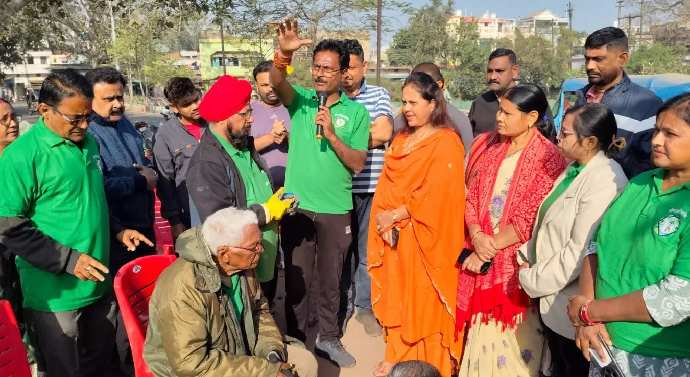 महापौर मीनल चौबे ने ग्रीन आर्मी के कार्यों की सराहना की महापौर मीनल चौबे ने ग्रीन आर्मी के कार्यों की सराहना की