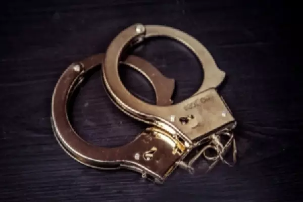 Telangana CID ने डिजिटल इन्वेस्टमेंट स्कैम में फाल्कन के MD गिरफ्तार Telangana CID ने डिजिटल इन्वेस्टमेंट स्कैम में फाल्कन के MD गिरफ्तार