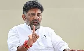 Deputy CM शिवकुमार ने सिद्धारमैया को कार्यकाल पूरा करने पर बधाई दी Deputy CM शिवकुमार ने सिद्धारमैया को कार्यकाल पूरा करने पर बधाई दी