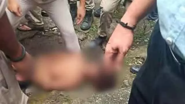 Delhi : छह लड़कों ने एक युवक को लात-घूंसों से पीट-पीटकर मार डाला Delhi : छह लड़कों ने एक युवक को लात-घूंसों से पीट-पीटकर मार डाला