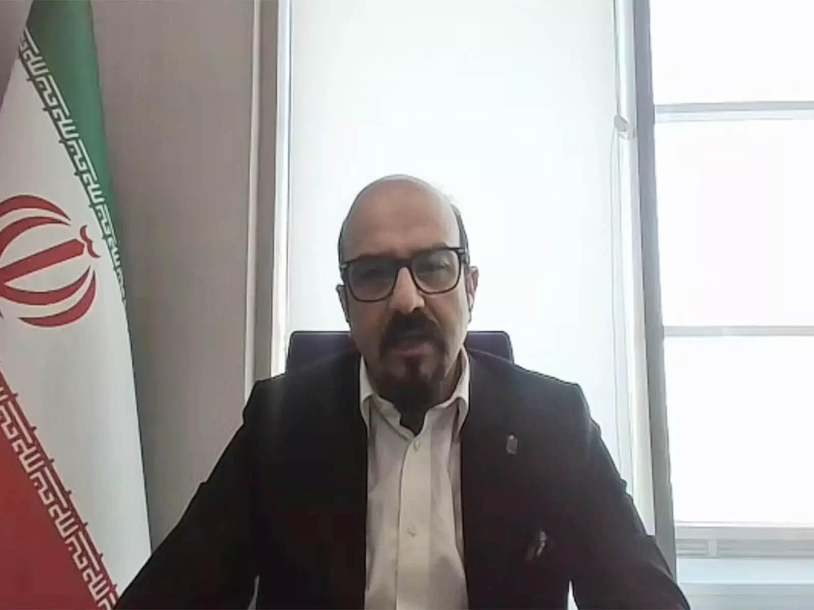 Tehran विश्वविद्यालय के सासन करीमी कहते हैं, ईरानी किसी भी तरह का हस्तक्षेप नहीं चाहते Tehran विश्वविद्यालय के सासन करीमी कहते हैं, ईरानी किसी भी तरह का हस्तक्षेप नहीं चाहते