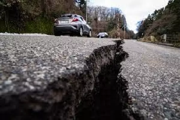 Western Japan में 6.4 तीव्रता का भूकंप, कई लोग घायल Western Japan में 6.4 तीव्रता का भूकंप, कई लोग घायल