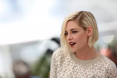 Kristen स्टीवर्ट: मैं ट्वाइलाइट रीबूट को डायरेक्ट करना पसंद करूंगी Kristen स्टीवर्ट: मैं ट्वाइलाइट रीबूट को डायरेक्ट करना पसंद करूंगी
