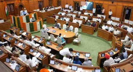 सुरक्षा में लापरवाही, विधानसभा परिसर में घुसा संदिग्ध, पुलिस ने हिरासत में लिया सुरक्षा में लापरवाही, विधानसभा परिसर में घुसा संदिग्ध, पुलिस ने हिरासत में लिया