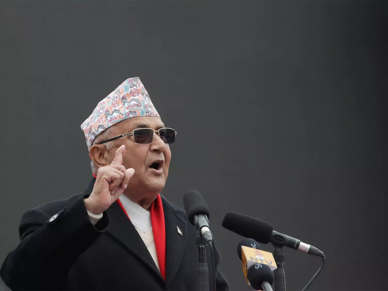 जांच आयोग ने CPN-यूएमएल अध्यक्ष केपी शर्मा ओली पर लगे यात्रा प्रतिबंध हटा दिए जांच आयोग ने CPN-यूएमएल अध्यक्ष केपी शर्मा ओली पर लगे यात्रा प्रतिबंध हटा दिए