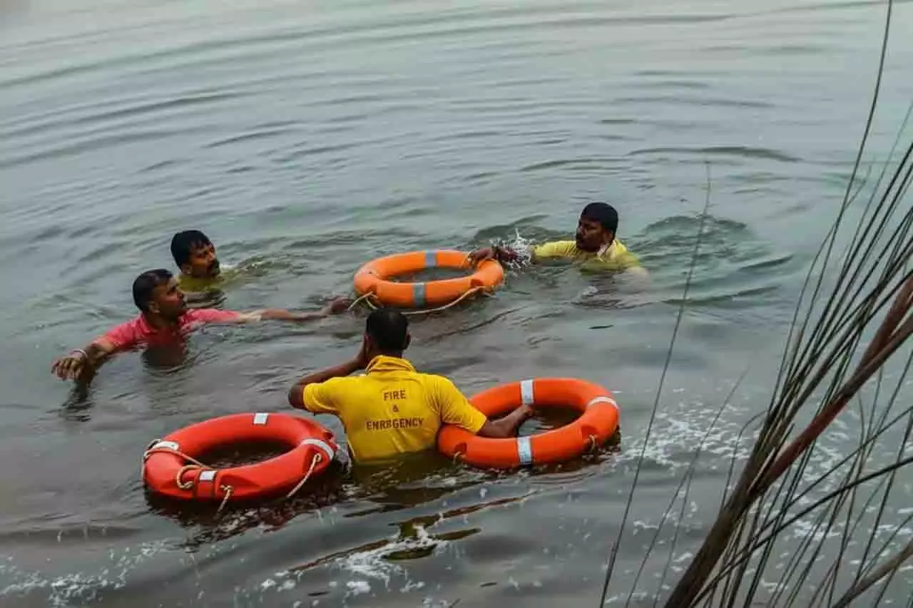 Bhubaneswar के बाहरी इलाके में कुआखाई नदी में डूबने से दो छात्रों की मौत Bhubaneswar के बाहरी इलाके में कुआखाई नदी में डूबने से दो छात्रों की मौत