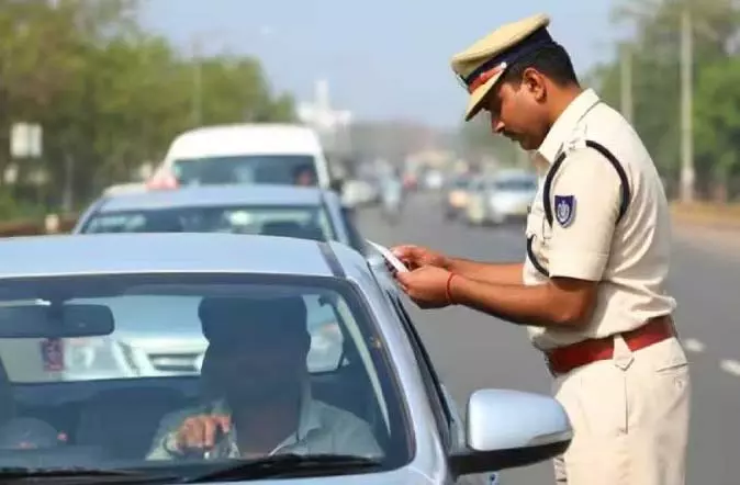 License और पोस्टल चार्ज में बढ़ोतरी से गाड़ी मालिक परेशान License और पोस्टल चार्ज में बढ़ोतरी से गाड़ी मालिक परेशान
