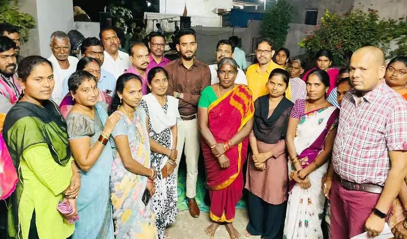 Deputy Trainee कलेक्टर ने अक्षरमाला फॉर मदर प्रोग्राम को सपोर्ट किया Deputy Trainee कलेक्टर ने अक्षरमाला फॉर मदर प्रोग्राम को सपोर्ट किया