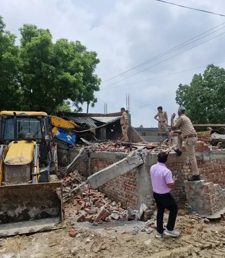नोएडा में अवैध निर्माण से बीते साल में 2,745 करोड़ की भूमि अतिक्रमण मुक्त नोएडा में अवैध निर्माण से बीते साल में 2,745 करोड़ की भूमि अतिक्रमण मुक्त