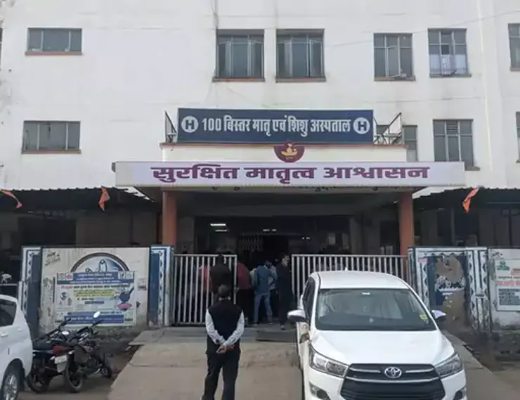 नार्मल डिलीवरी के बाद प्रसूता की मौत, रास्ते में तोड़ा दम, नवजात NICU में भर्ती नार्मल डिलीवरी के बाद प्रसूता की मौत, रास्ते में तोड़ा दम, नवजात NICU में भर्ती