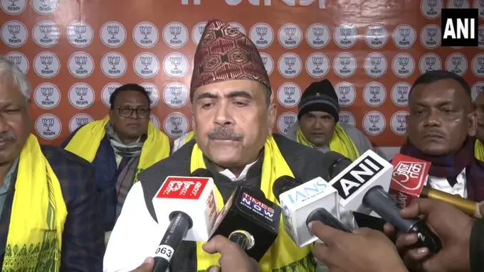 बंगाल से बांग्लादेश तक हिंदुओं पर अत्याचार का आरोप, सुवेंदु अधिकारी बोले बंगाल से बांग्लादेश तक हिंदुओं पर अत्याचार का आरोप, सुवेंदु अधिकारी बोले