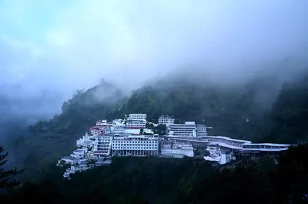 श्रीमाता वैष्णो देवी श्राइन बोर्ड ने तीर्थयात्रियों को ऑनलाइन बुकिंग धोखाधड़ी से सावधान रहने की चेतावनी दी श्रीमाता वैष्णो देवी श्राइन बोर्ड ने तीर्थयात्रियों को ऑनलाइन बुकिंग धोखाधड़ी से सावधान रहने की चेतावनी दी